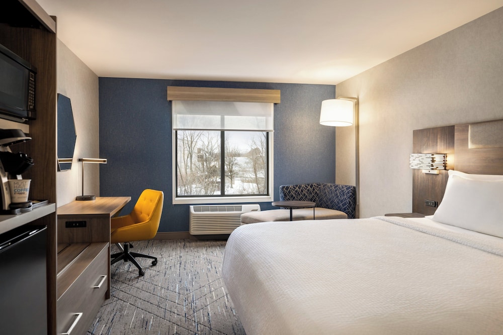 Holiday Inn Express Syracuse Airport by IHG - photo 14