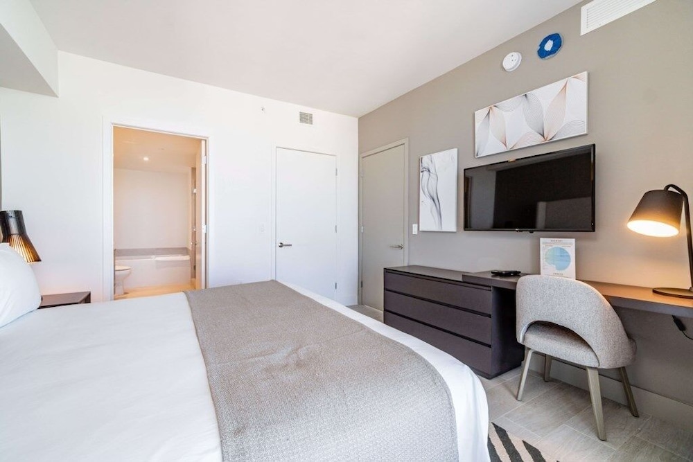 Hyde Beach House Luxury Condo resort 2 Bedroom Condo by RedAwning - photo 6