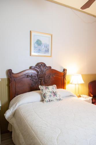 The Historic Wolf Hotel - photo 36