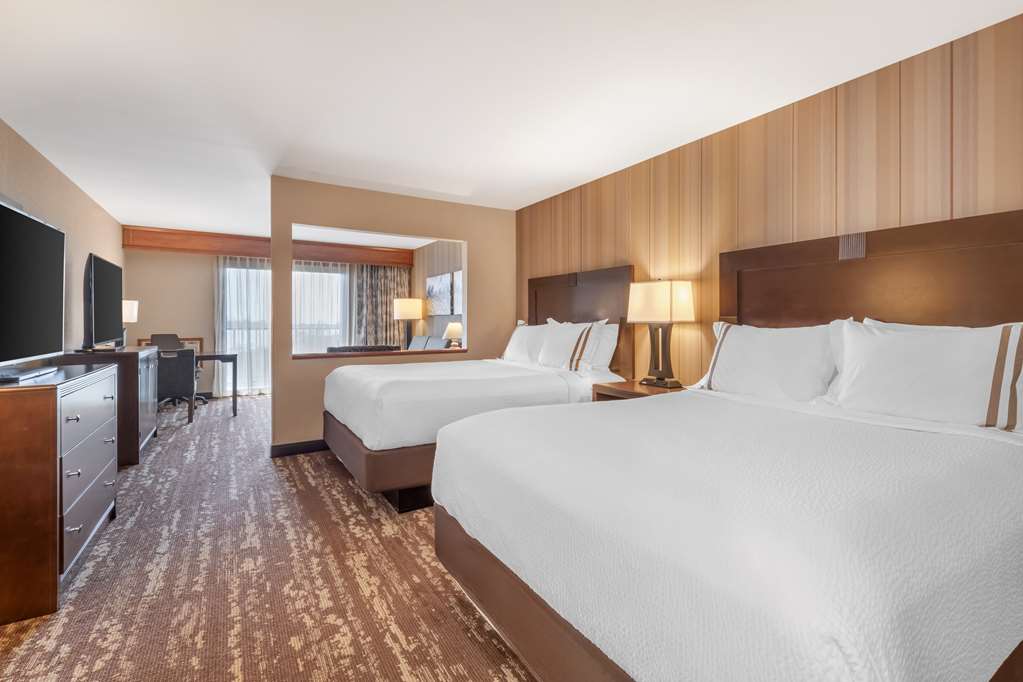 Best Western Plus Superior Inn - photo 32
