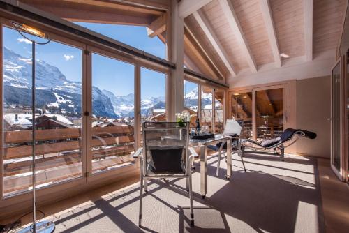 Chalet Schneehoren Penthouse — 4-Star Luxury Hotel in Lauterbrunnen, Switzerland