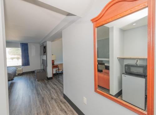 Jamestown inn & Suites - photo 14
