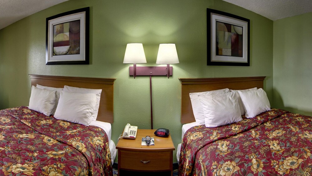 Rodeway Inn Alexandria - photo 9