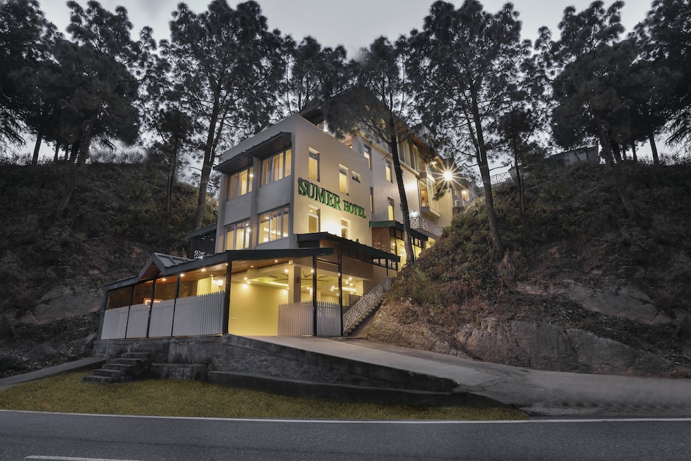 Sumer hotel - carbon neutral hotel in Sarahan