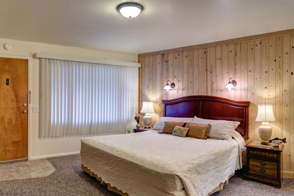 Indian Creek Lodge - photo 7