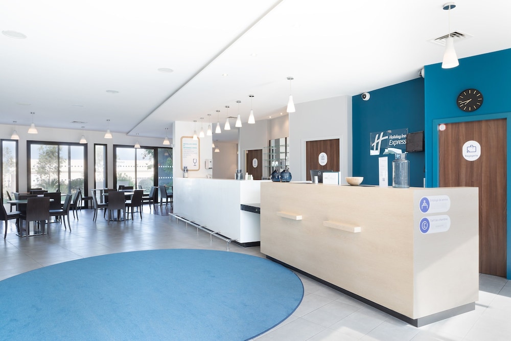 Holiday Inn Express Marseille Airport By Ihg — Vitrolles