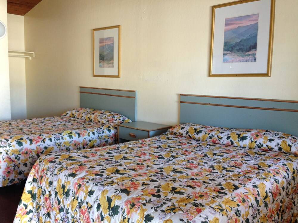 National 9 Motel - photo 12