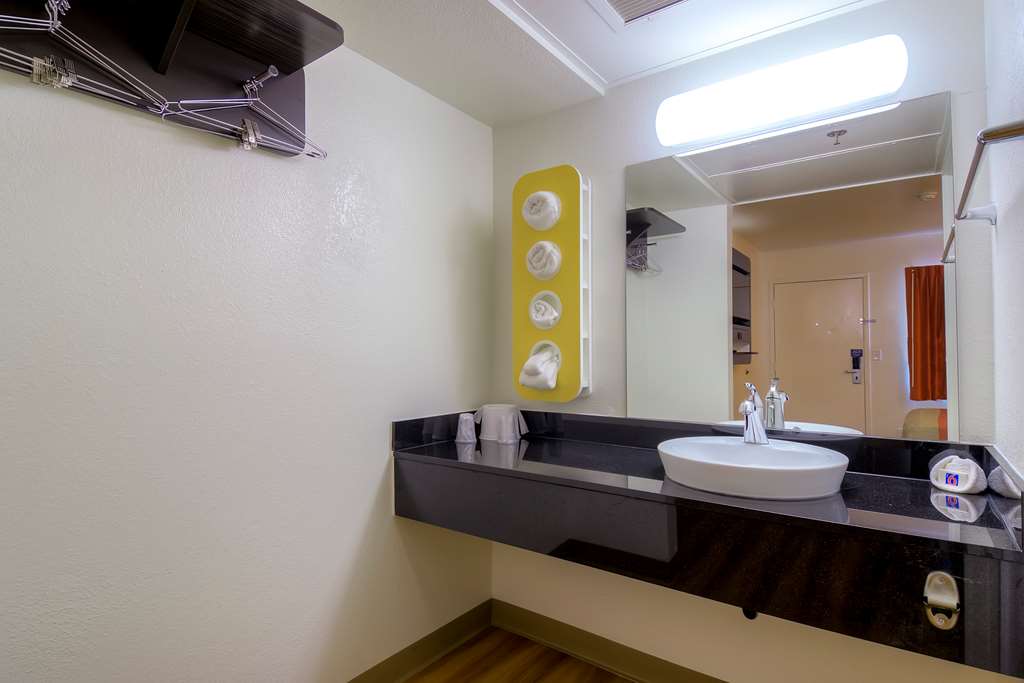 Motel 6 Palm Springs CA Downtown - photo 11