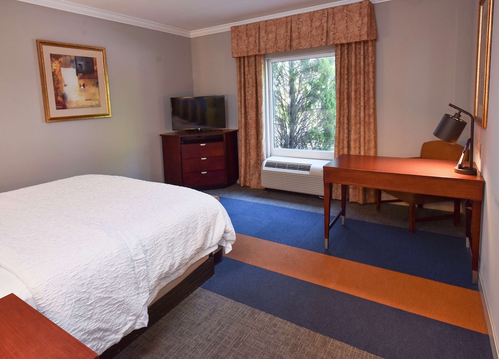 Hampton Inn Alexander City - photo 14