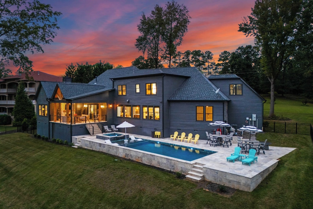 New Saltwater Pool Spa Views Wilson Hideaway in Mooresville, United States