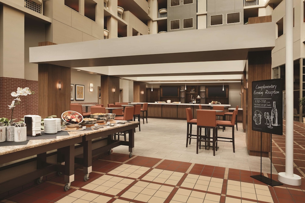 Embassy Suites by Hilton Atlanta at Centennial Olympic Park - photo 8