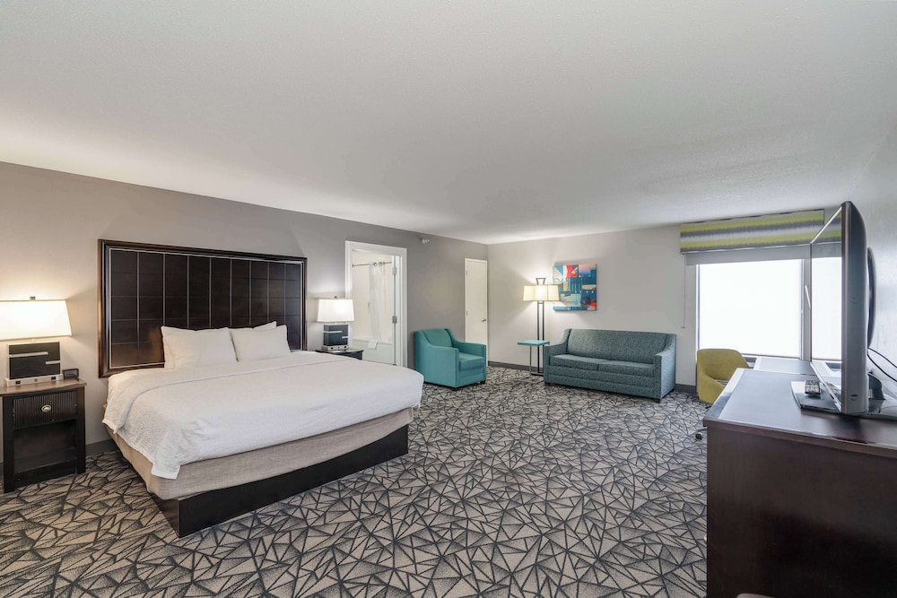 Hampton Inn Bloomington West - photo 22