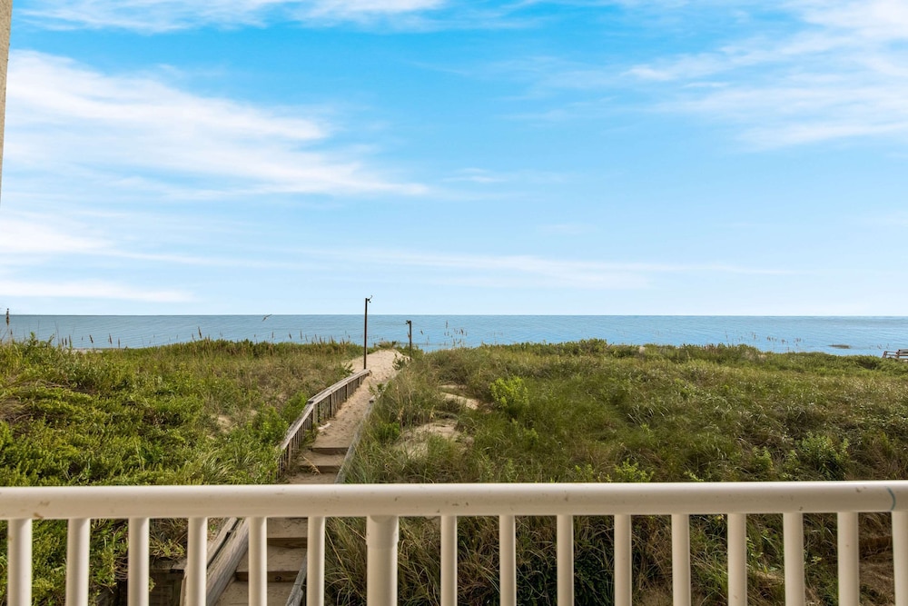 Comfort Inn On the Ocean - photo 44