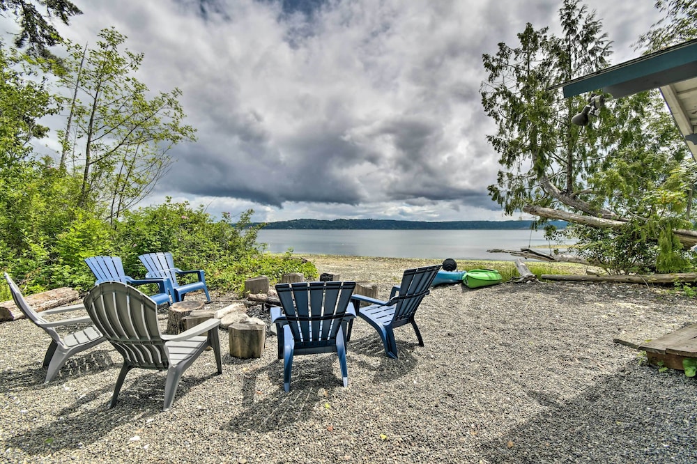 Shelton Gem with Kayaks Private Beach Oyster Hunt — hotel in Shelton
