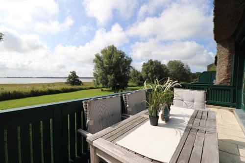 Alter Krug App 22 Coco de Mer — 4-Star Luxury Hotel in Zingst, Germany