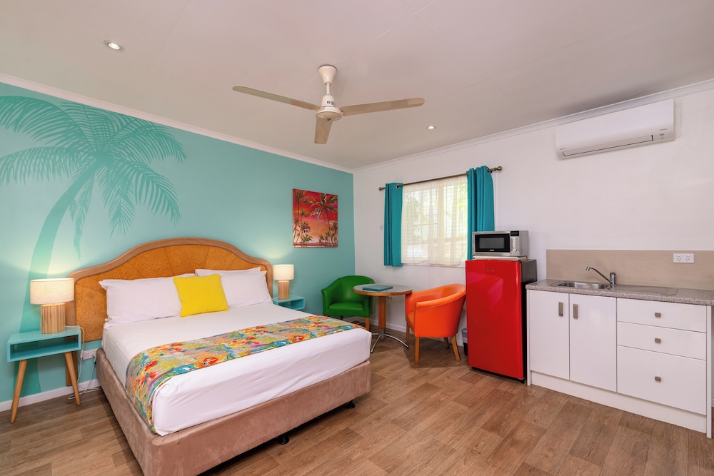 Port Douglas Motel — Port Douglas