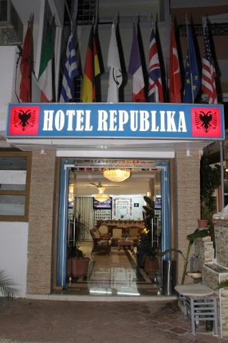 Republika Hotel — hotel in Sarande
