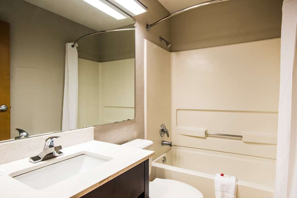 Microtel Inn & Suites by Wyndham Chattanooga Near Hamilton P - photo 10