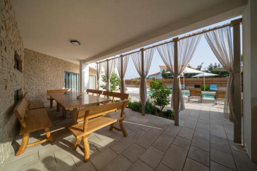 Villa Elani Stylish And Modern 6b Seaview Villa — 4-Star Luxury Hotel in Vrsi, Croatia