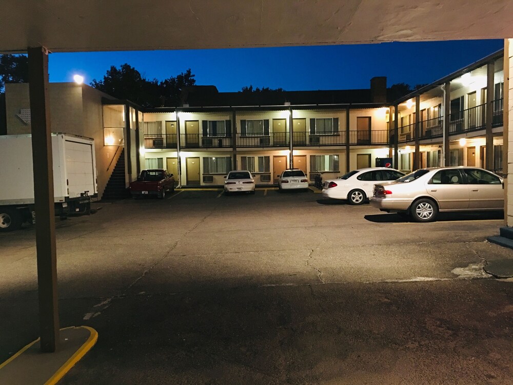 Imperial inn - photo 16