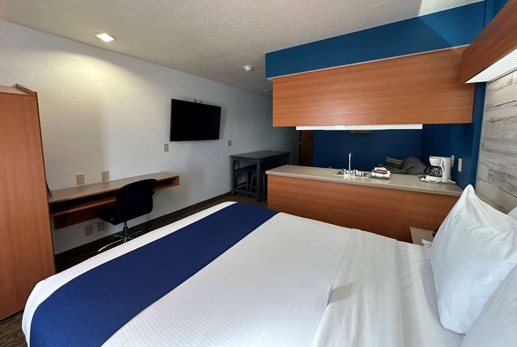 Microtel Inn & Suites by Wyndham Tomah - photo 17