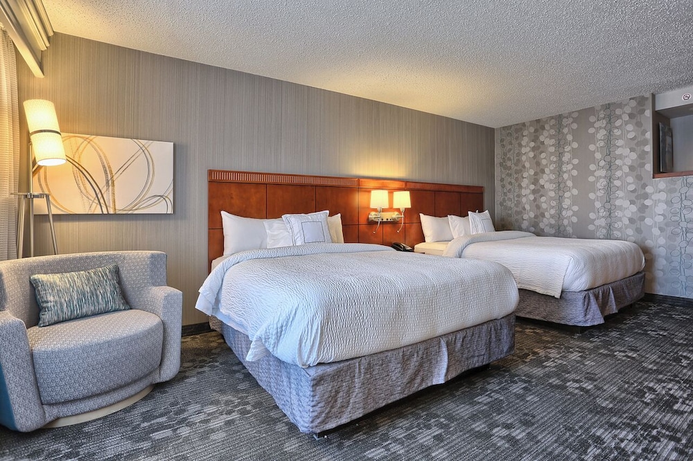 Courtyard by Marriott Harrisburg West Mechanicsburg - photo 10