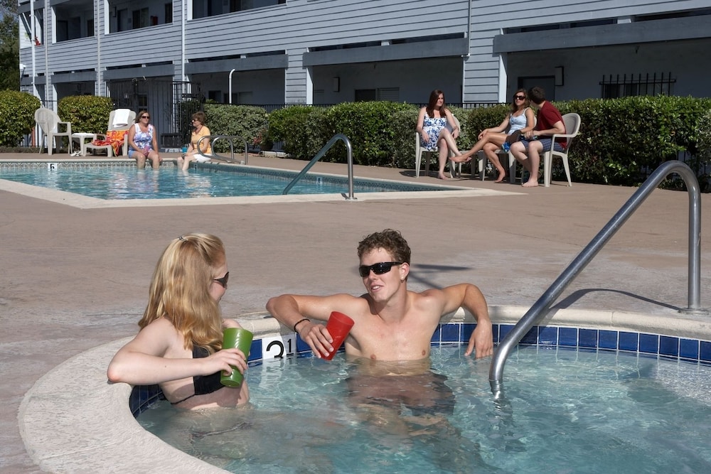 Riverleaf Inn Mission Valley - photo 22