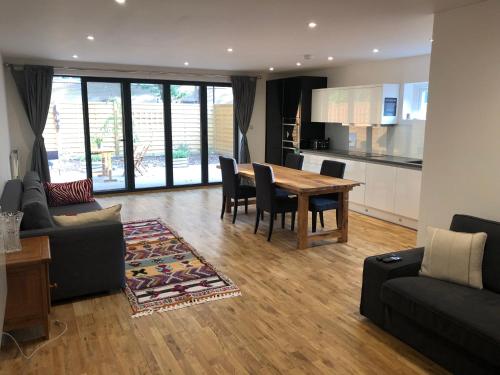 Spacious self contained flat 33AS1 — 4-Star Luxury Hotel in London, United Kingdom