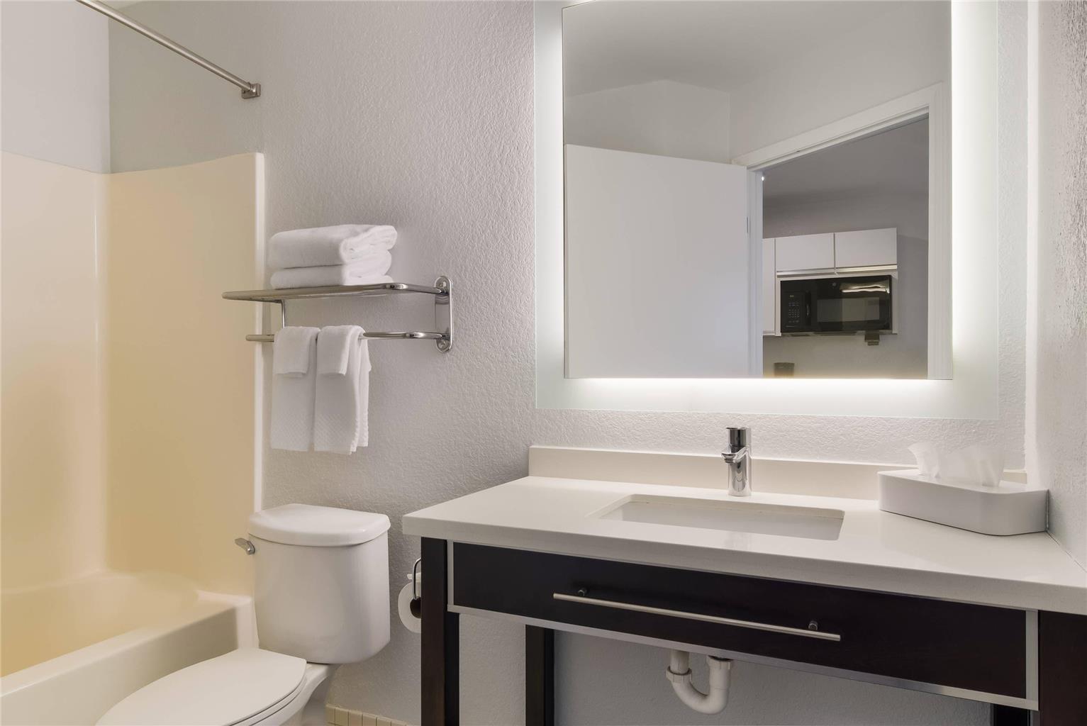 MainStay Suites Omaha Old Mill - photo 10