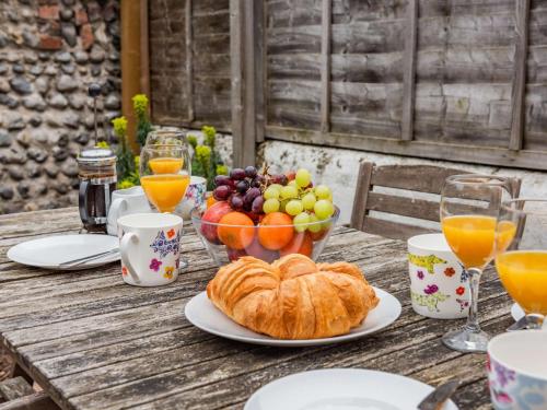 2 Bed in Eastbourne EHC06 in Eastbourne, United Kingdom