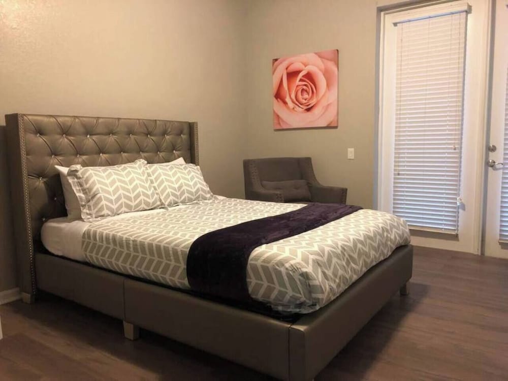 Tideview 66 NEW Luxury 3 Suites Resort Home. Sleep 9 - photo 4