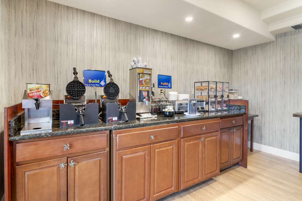 Best Western Cedar Inn & Suites - photo 14