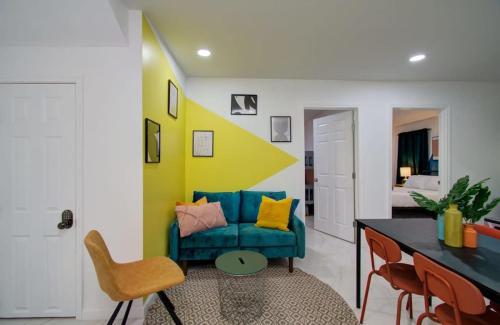 Heart of Houston 2 BD 1 BA with Firepit — 4-Star Luxury Hotel in Houston, United States