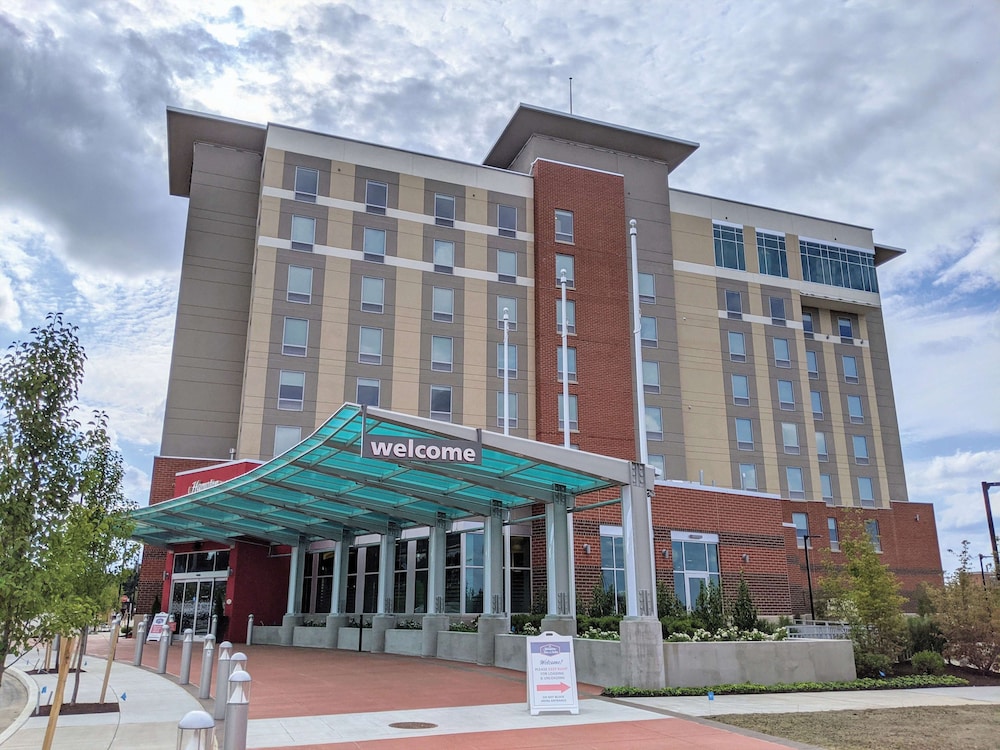 Hampton Inn & Suites Erie Bayfront - photo 53