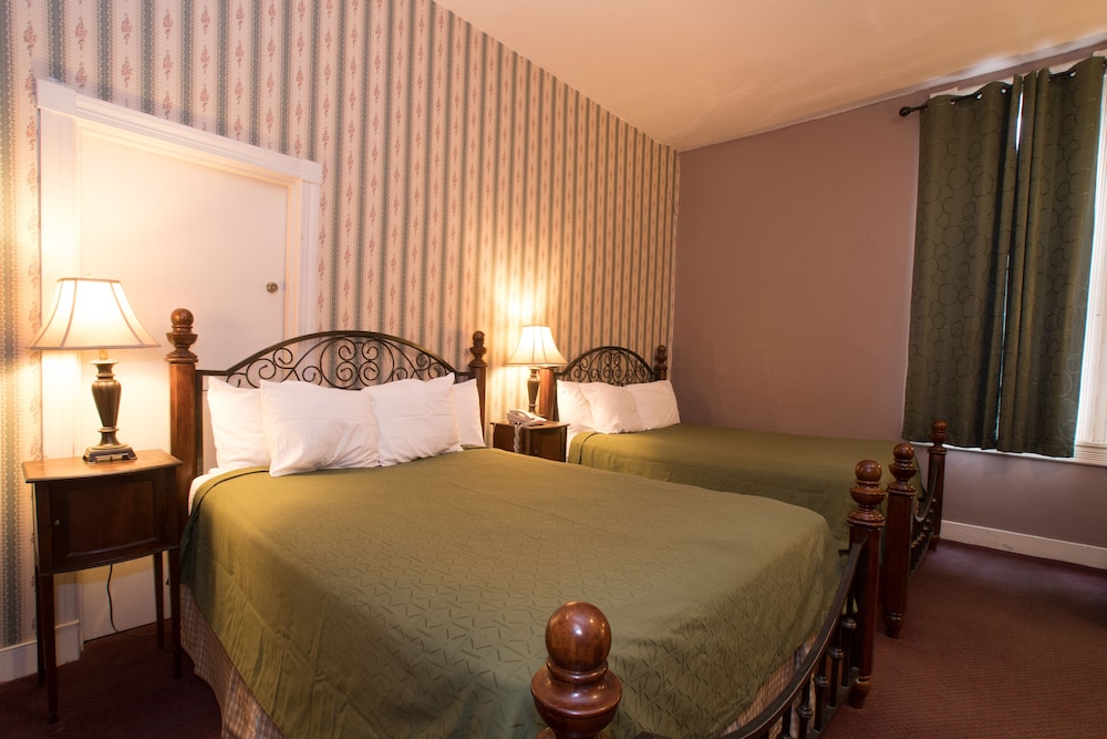 Biltmore Suites Hotel - photo 10