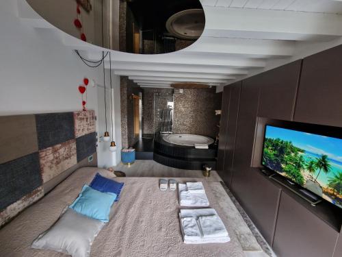 Luxury Room & Private Spa Rio Botteniga — 4-Star Luxury Hotel in Treviso, Italy