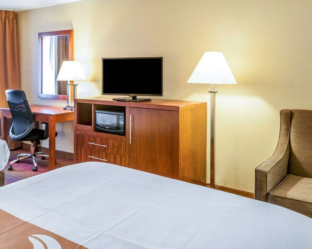 Quality Inn & Suites Albuquerque West - photo 9