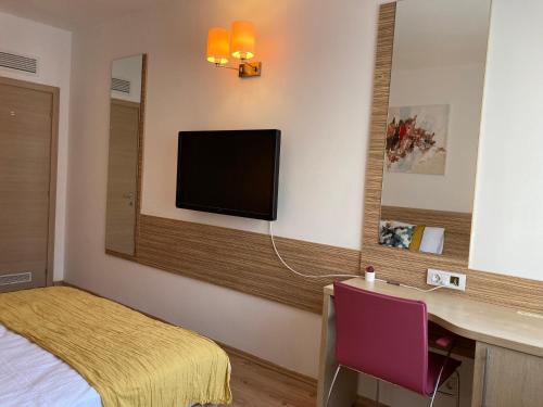 LAROKA HOUSE Rin Grand Residence Modern Apartment — 4-Star Luxury Hotel in Bucharest, Romania