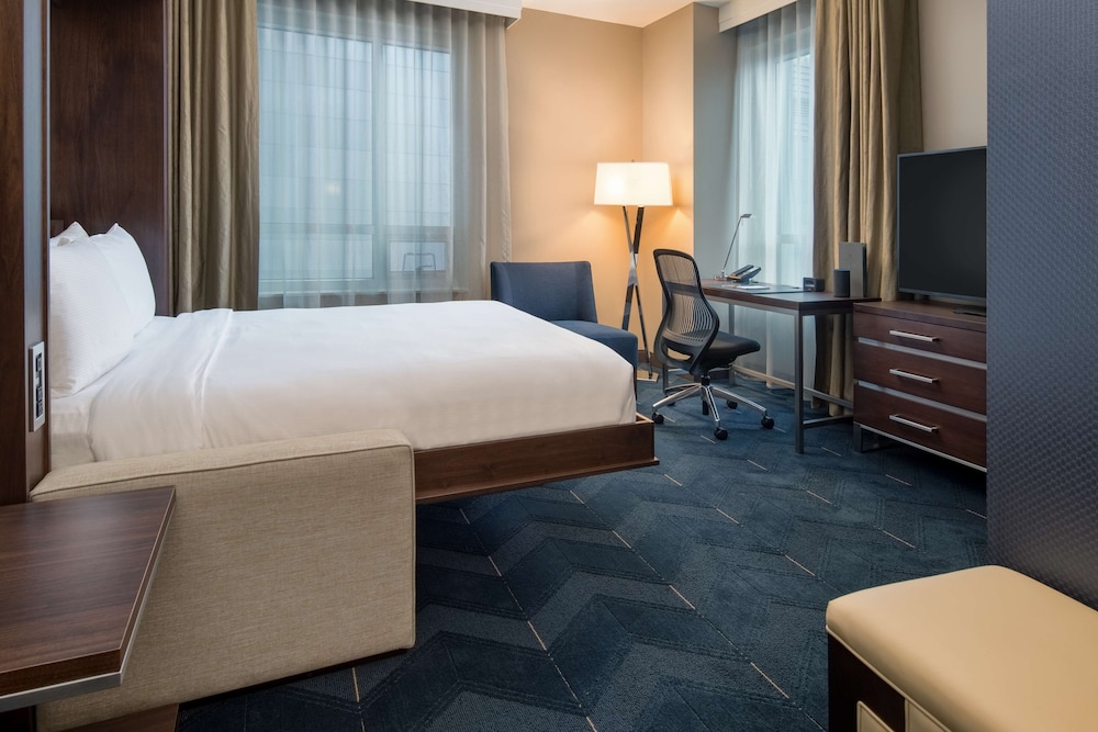Embassy Suites by Hilton Seattle Downtown Pioneer Square - photo 34