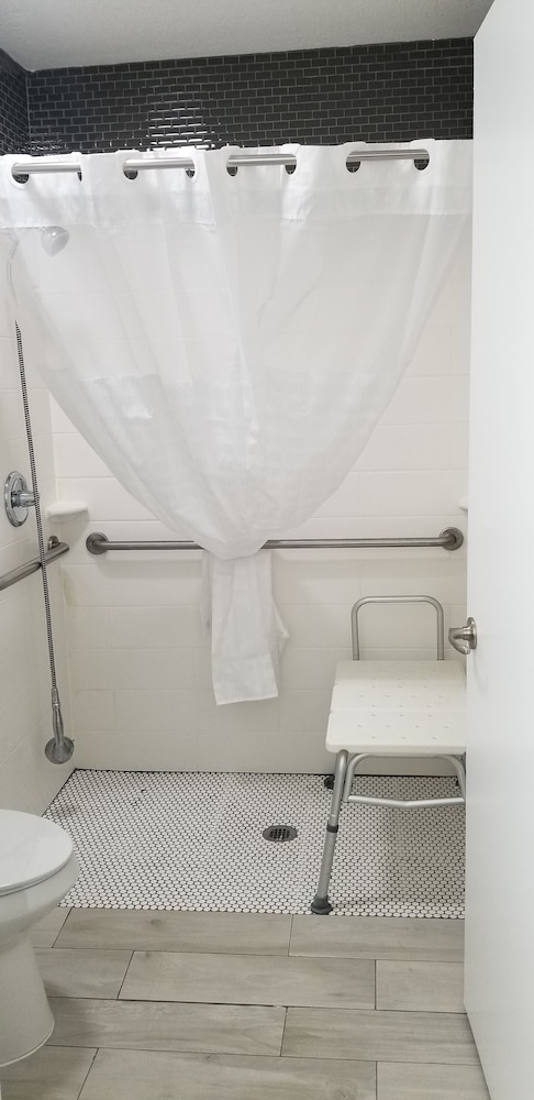 Key West Inn Boaz - photo 24