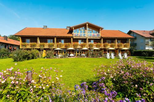 Hotel An der Brunnader Die Therme befindet sich 4 Geh Minuten entfernt - carbon neutral hotel in Bad Birnbach