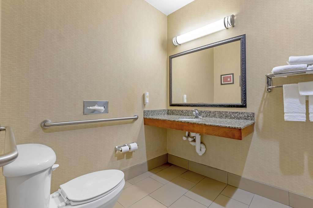 Comfort Inn & Suites Grinnell near I 80 - photo 17