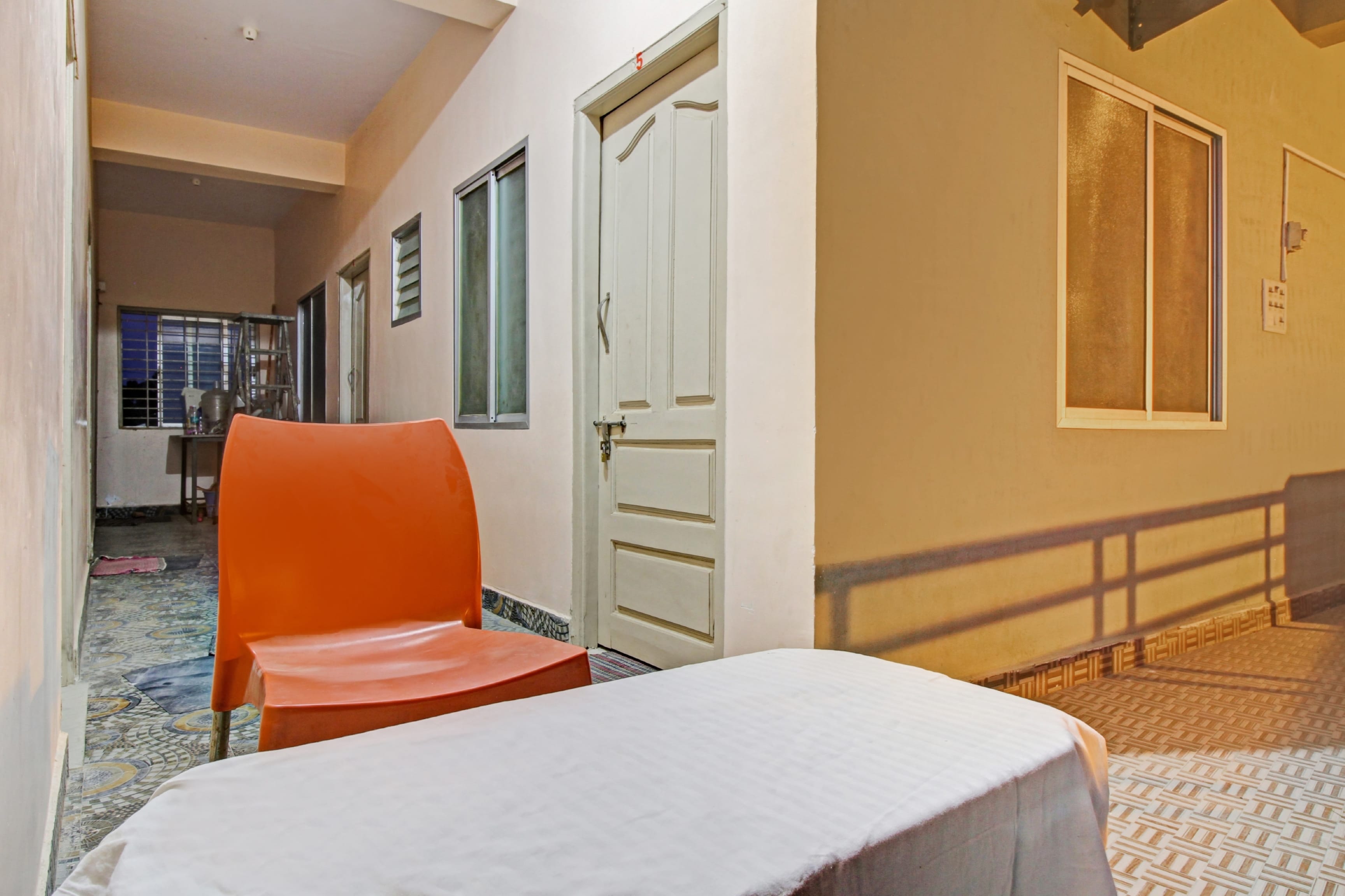 Hotel O New Mayuri Lodge — 4-Star Luxury Hotel in Bagepalli, India