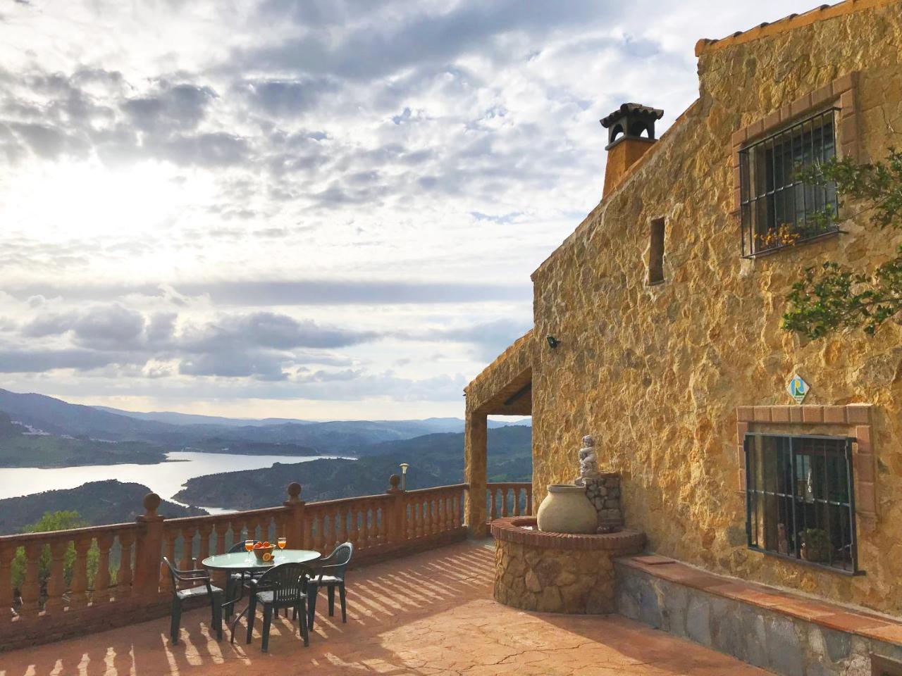 El Valle Dorado — hotel in El Gastor