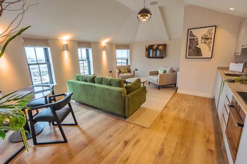 The Penthouse Suite Harbour Views Ramsgate — 4-Star Luxury Hotel in Ramsgate, United Kingdom