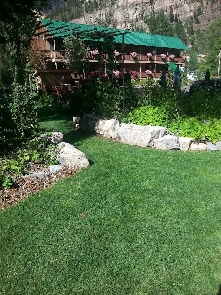 The River's Edge Motel Lodge & Resort - photo 34