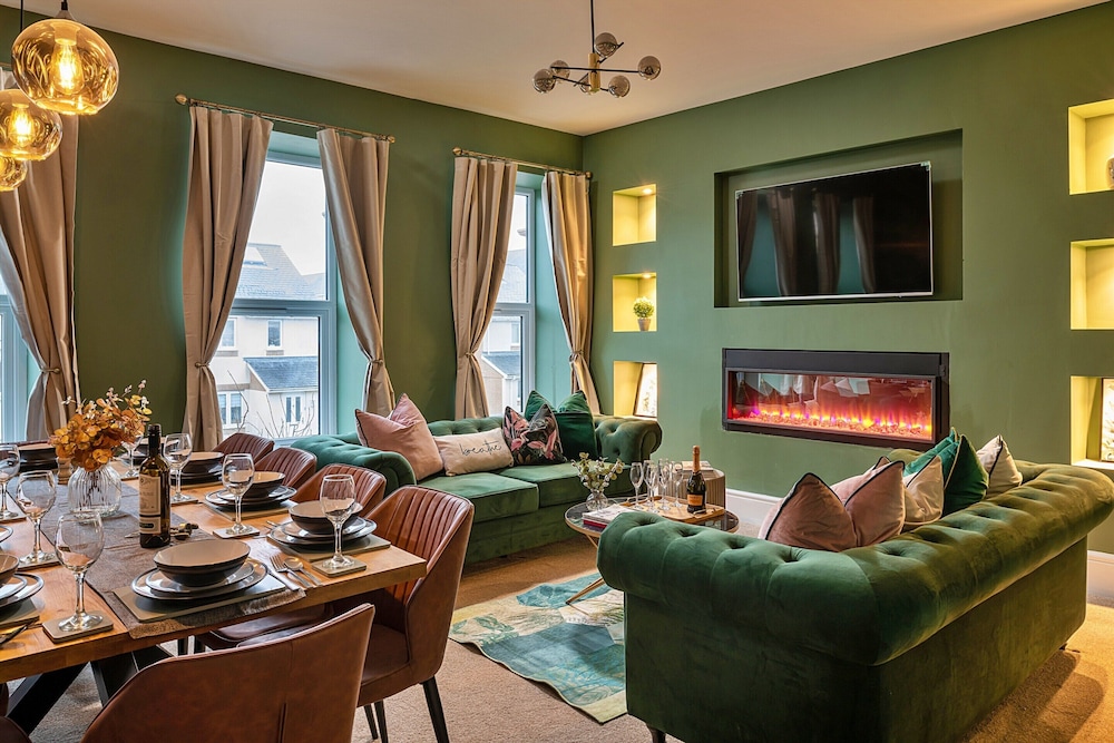 Finest Retreats Peace Retreats Penthouse — 4-Star Luxury Hotel in Pwllheli, United Kingdom