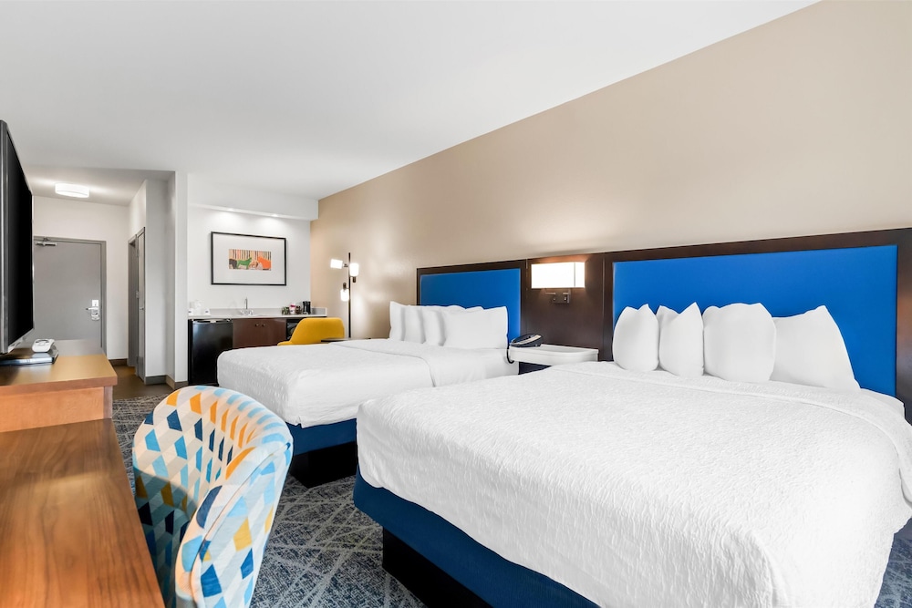 Hampton Inn Laramie - photo 6