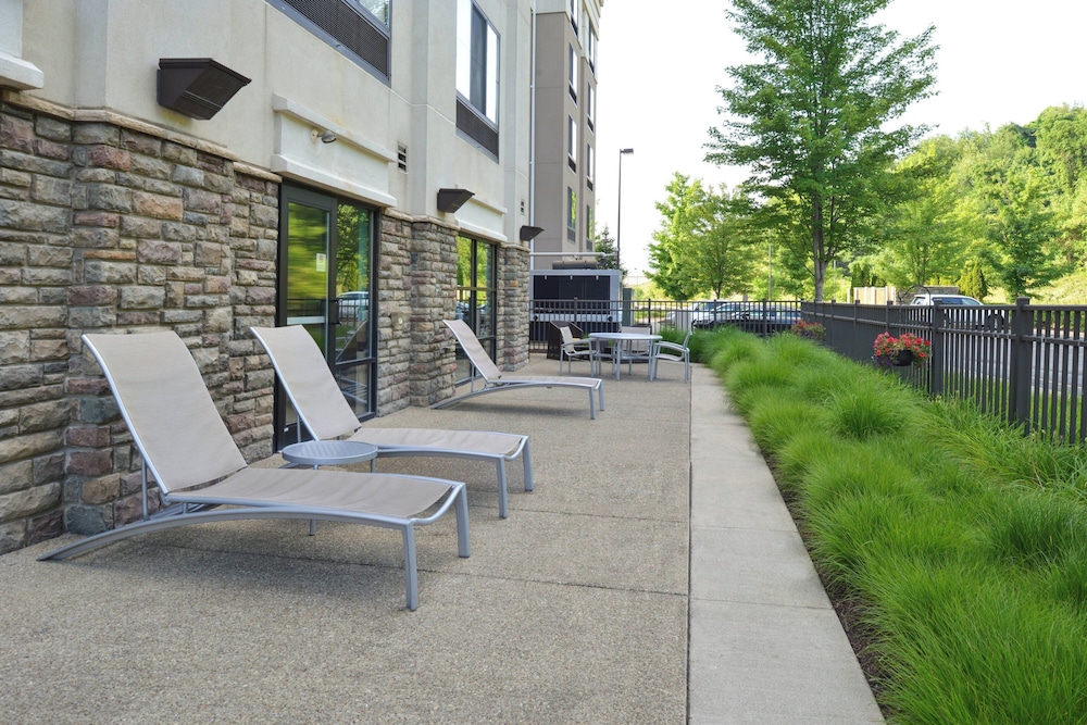 Springhill Suites by Marriott Pittsburgh Mills - photo 26