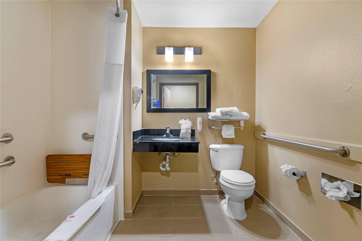 Comfort Inn & Suites Kansas City Northeast - photo 24